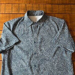 Lululemon Athletica Blue and White Casual Button Down Shirt